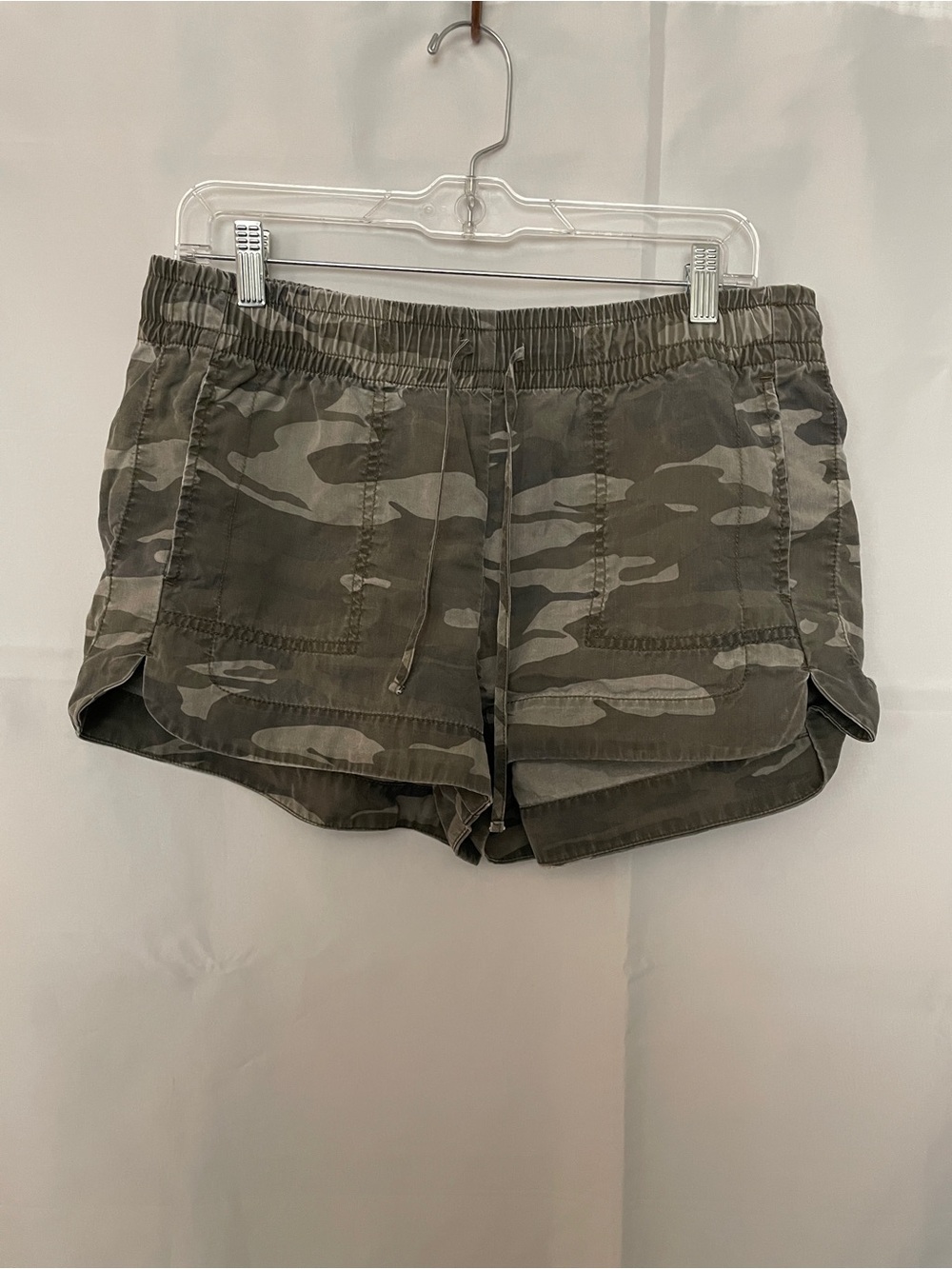 EXPRESS High Rise M Women’s Camo Drawstring Utility Shorts
